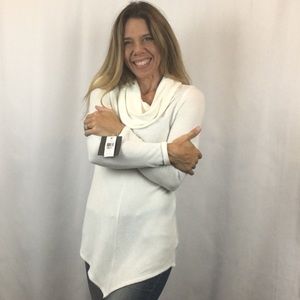 IZ Byer Brand Off white tunic sweater